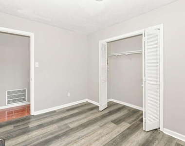 596 Crestmont Court - Photo Thumbnail 8