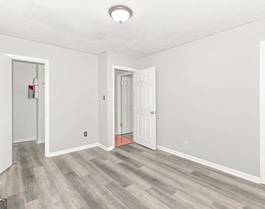 596 Crestmont Court - Photo Thumbnail 10