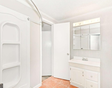 596 Crestmont Court - Photo Thumbnail 12