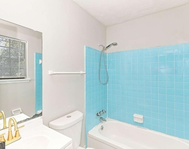 596 Crestmont Court - Photo Thumbnail 11