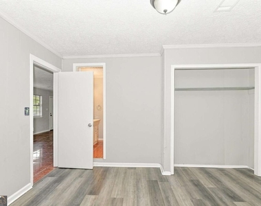 596 Crestmont Court - Photo Thumbnail 6