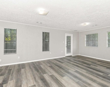 596 Crestmont Court - Photo Thumbnail 5