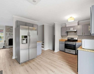 3262 Summer Wood Circle - Photo Thumbnail 9