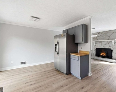 3262 Summer Wood Circle - Photo Thumbnail 5