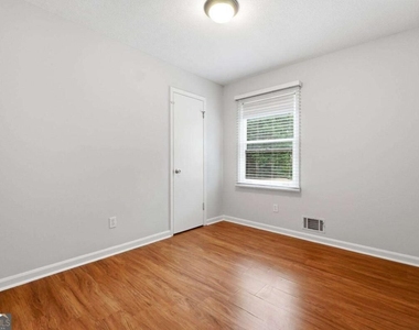 3262 Summer Wood Circle - Photo Thumbnail 14