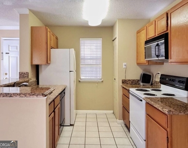 913 Wentworth Court - Photo Thumbnail 7