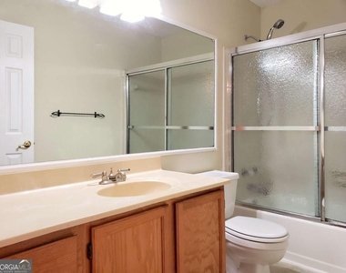913 Wentworth Court - Photo Thumbnail 11