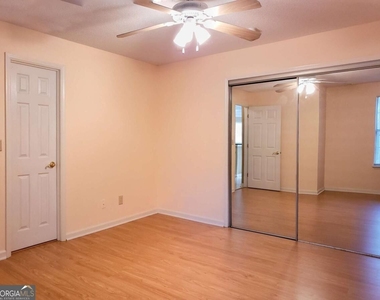 913 Wentworth Court - Photo Thumbnail 9