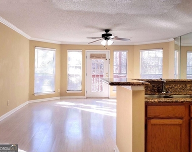 913 Wentworth Court - Photo Thumbnail 5