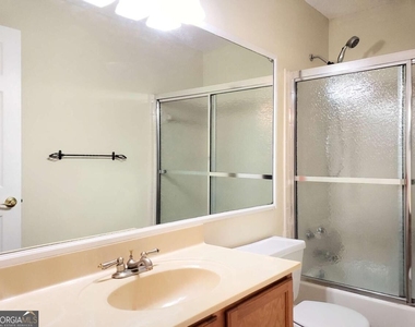 913 Wentworth Court - Photo Thumbnail 12
