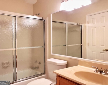 913 Wentworth Court - Photo Thumbnail 10