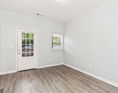 449 Mary Street Sw - Photo Thumbnail 8
