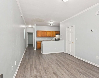 449 Mary Street Sw - Photo Thumbnail 5