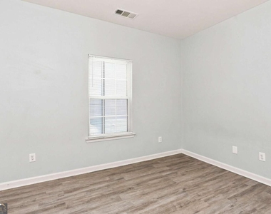 449 Mary Street Sw - Photo Thumbnail 7