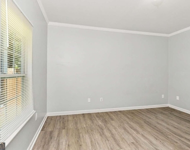 449 Mary Street Sw - Photo Thumbnail 9
