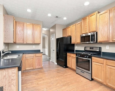 75 Greenland Drive - Photo Thumbnail 3