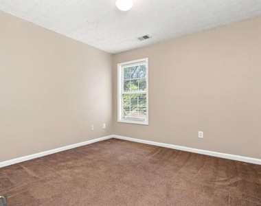 75 Greenland Drive - Photo Thumbnail 10