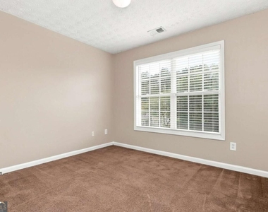 75 Greenland Drive - Photo Thumbnail 8