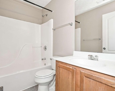 75 Greenland Drive - Photo Thumbnail 11