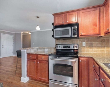 48 Peachtree Avenue - Photo Thumbnail 10
