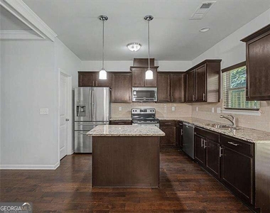 1305 Bridge Peak Lane - Photo Thumbnail 11