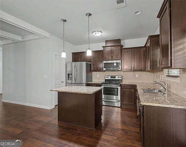 1305 Bridge Peak Lane - Photo Thumbnail 10