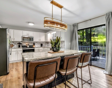 2192 Chartwell Drive - Photo Thumbnail 5