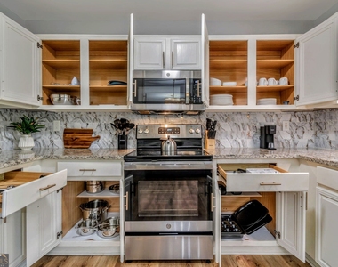 2192 Chartwell Drive - Photo Thumbnail 9