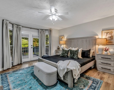 2192 Chartwell Drive - Photo Thumbnail 15