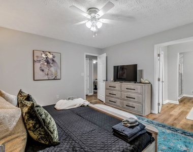 2192 Chartwell Drive - Photo Thumbnail 16