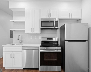 456 Flat Shoals Avenue Se - Photo Thumbnail 4