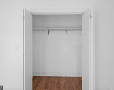 456 Flat Shoals Avenue Se - Photo Thumbnail 9
