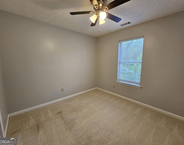40 Peachtree Way - Photo Thumbnail 6