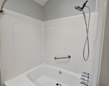40 Peachtree Way - Photo Thumbnail 11