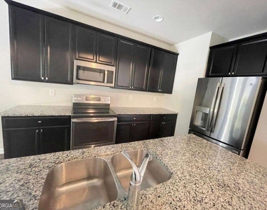 1526 Brookmere Way - Photo Thumbnail 3