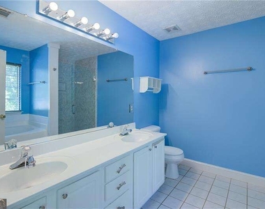4267 Rivuere Point - Photo Thumbnail 23
