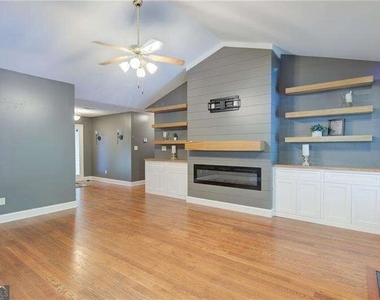 4267 Rivuere Point - Photo Thumbnail 13