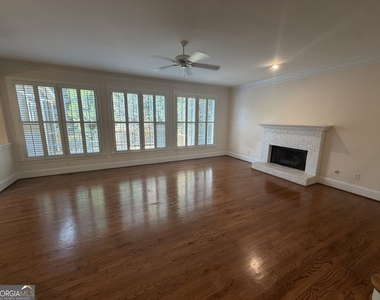 3281 Winthrop Circle - Photo Thumbnail 5