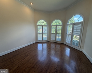 3281 Winthrop Circle - Photo Thumbnail 2