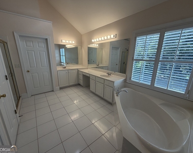 3281 Winthrop Circle - Photo Thumbnail 18