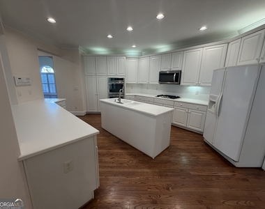 3281 Winthrop Circle - Photo Thumbnail 9