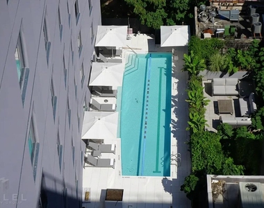 Halsey Street - Photo Thumbnail 12