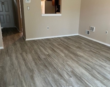 253 Gettysburg Way - Photo Thumbnail 2