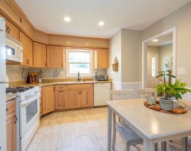 122 Sunrise Dr - Photo Thumbnail 5