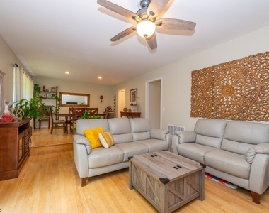 122 Sunrise Dr - Photo Thumbnail 9