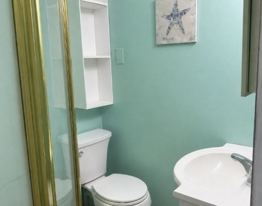 206 Bathgate Ave - Photo Thumbnail 6