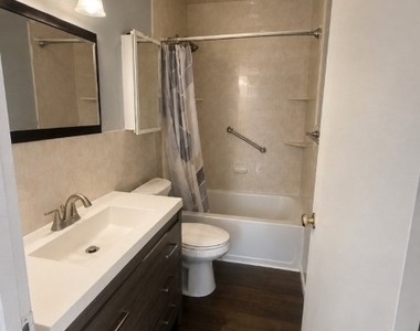 206 Bathgate Ave - Photo Thumbnail 12