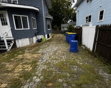 206 Bathgate Ave - Photo Thumbnail 14