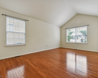 54 Plantation Rd - Photo Thumbnail 7