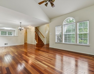 54 Plantation Rd - Photo Thumbnail 1